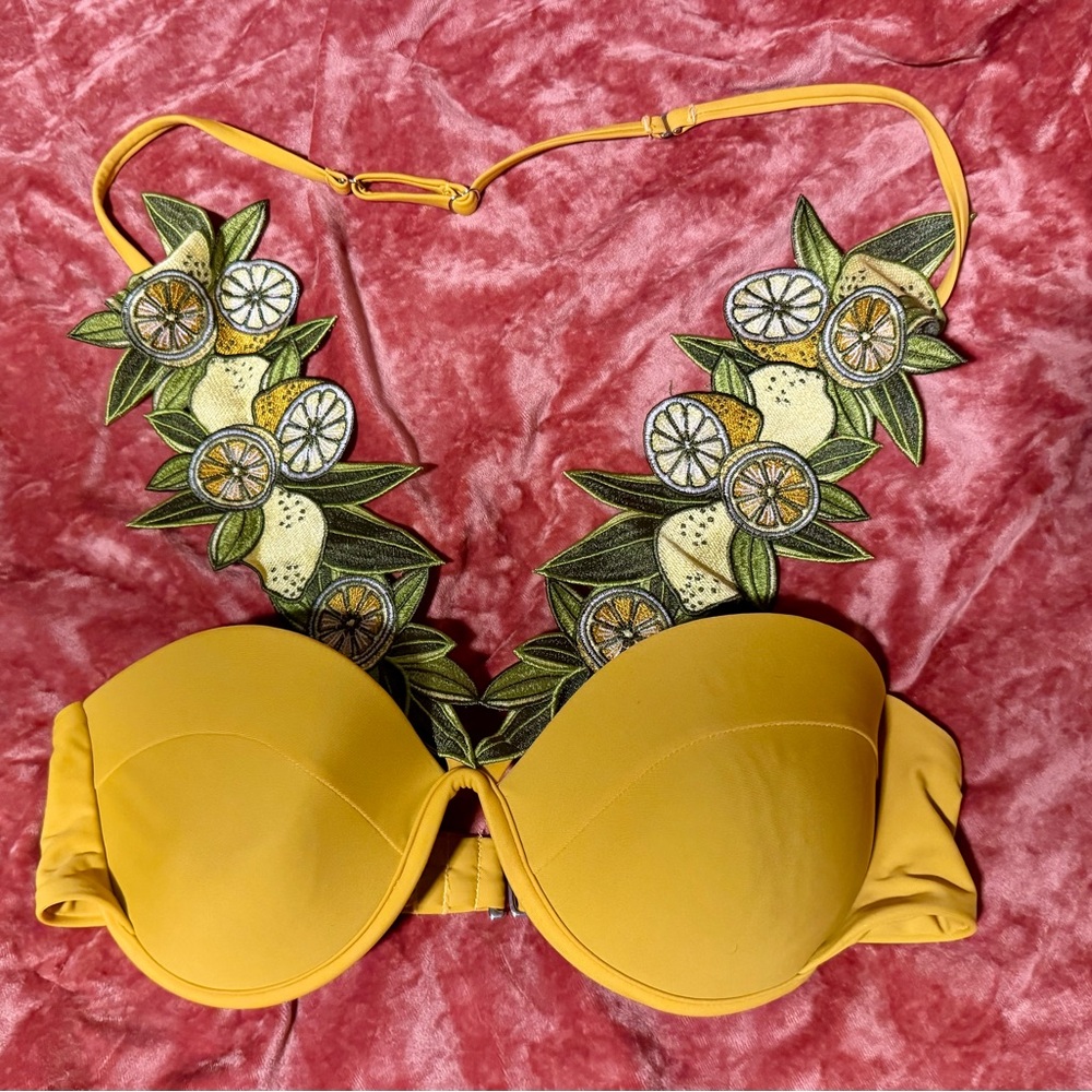 Andrea Iyamah Mona lemon top and bottom
